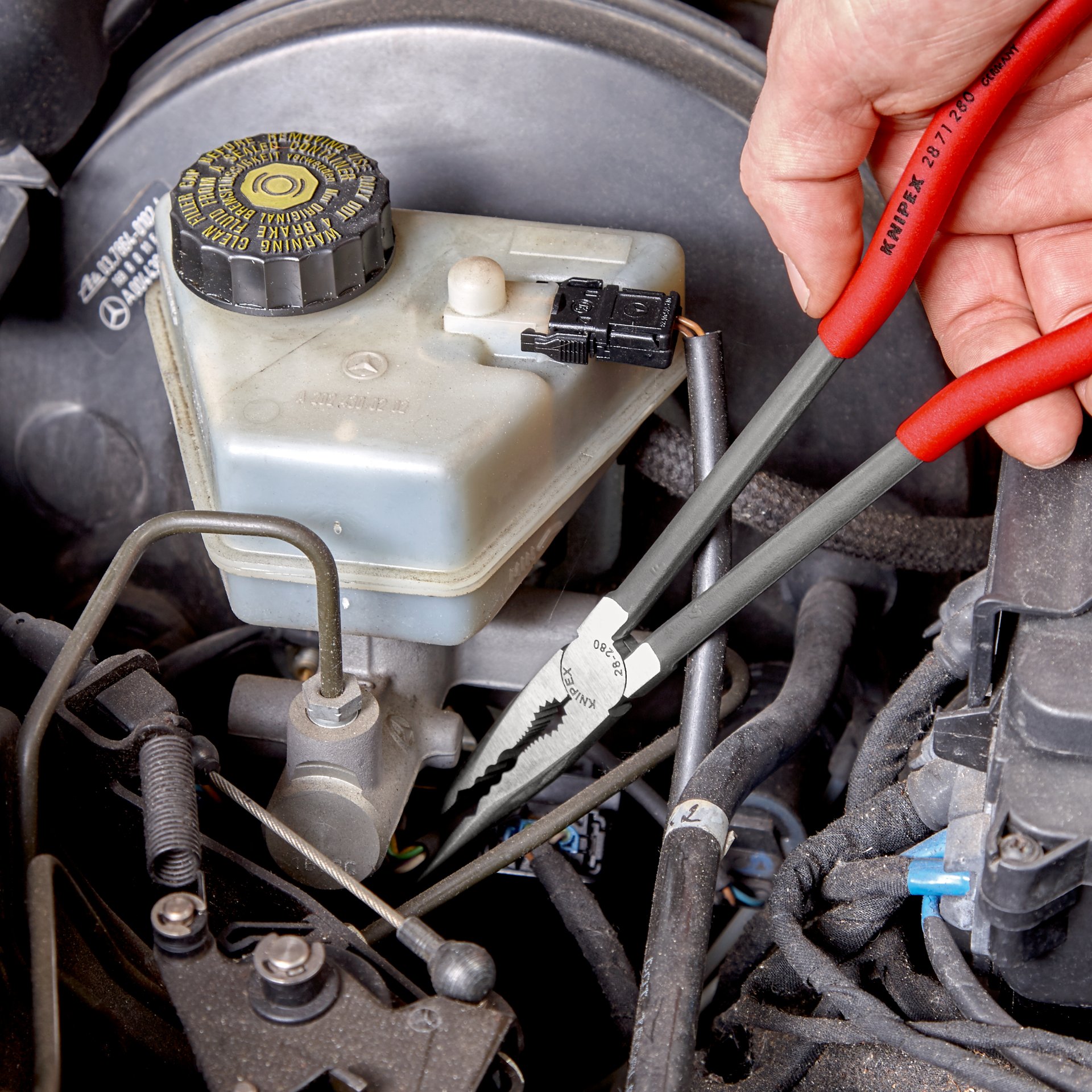 Maschine, Verkabelung