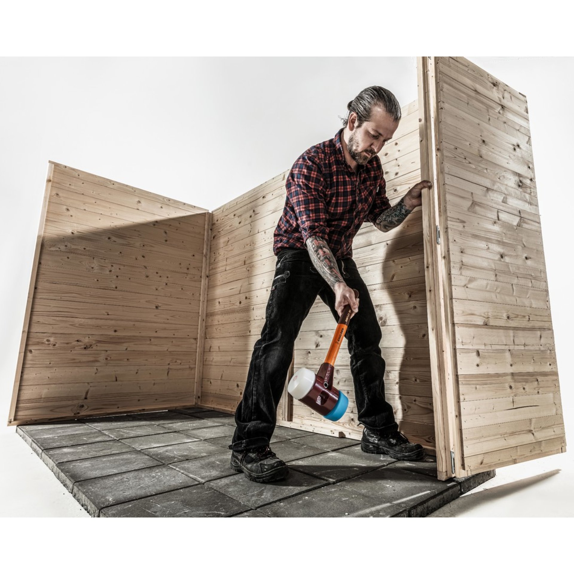 Drinnen, Innenarchitektur, Paneele aus Holz, Schuh, Person