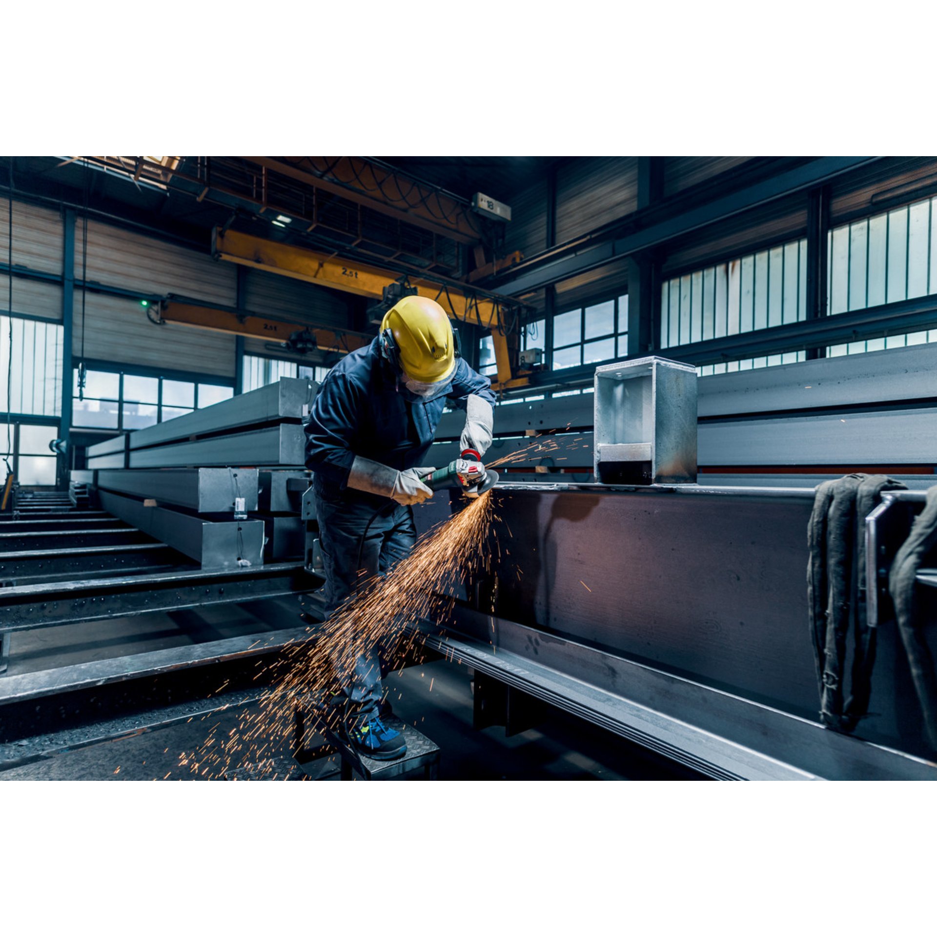 Person, Arbeiter, Handschuh, Helm, Fabrik