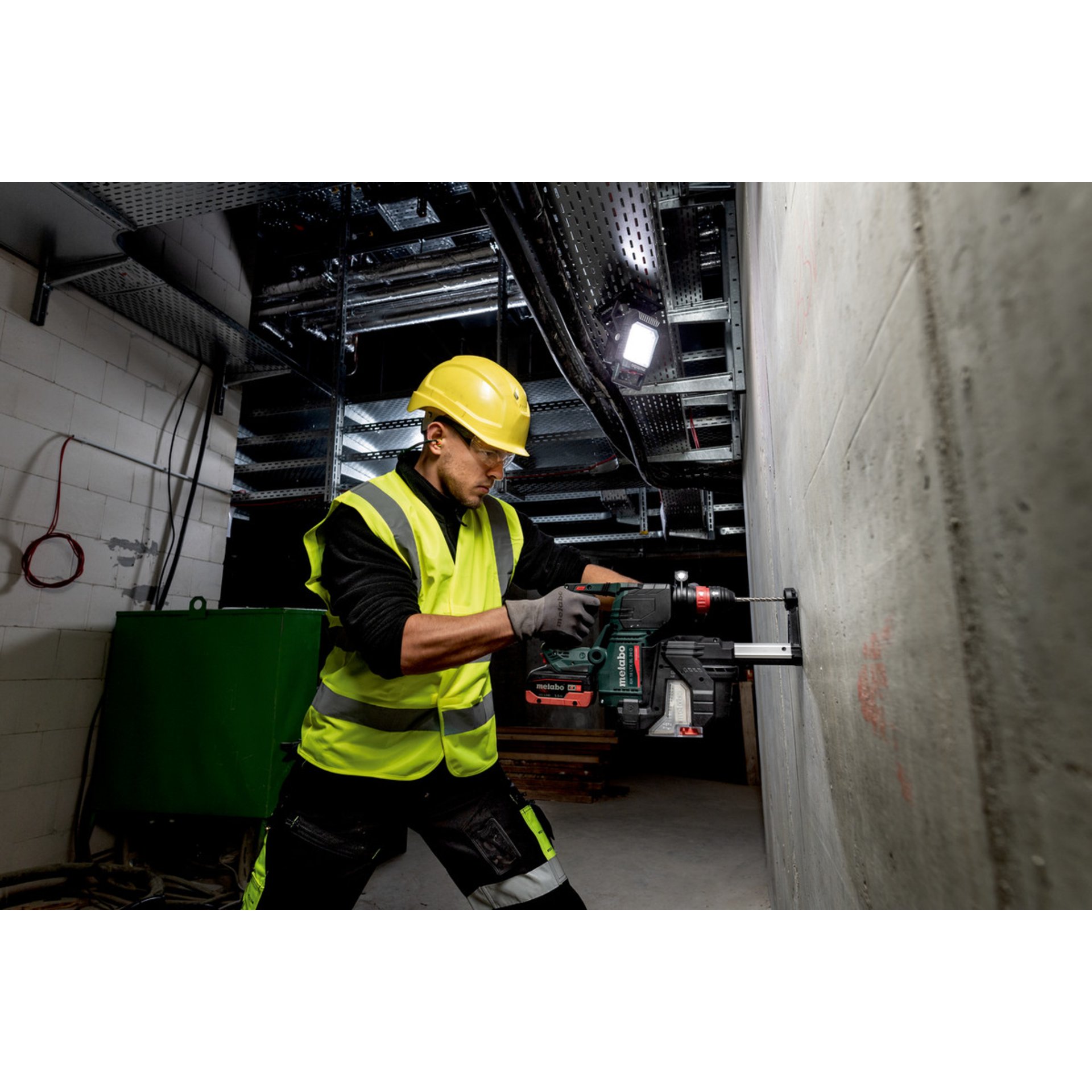 Arbeiter, Handschuh, Schutzhelm, Helm, Elektrische Bohrmaschine