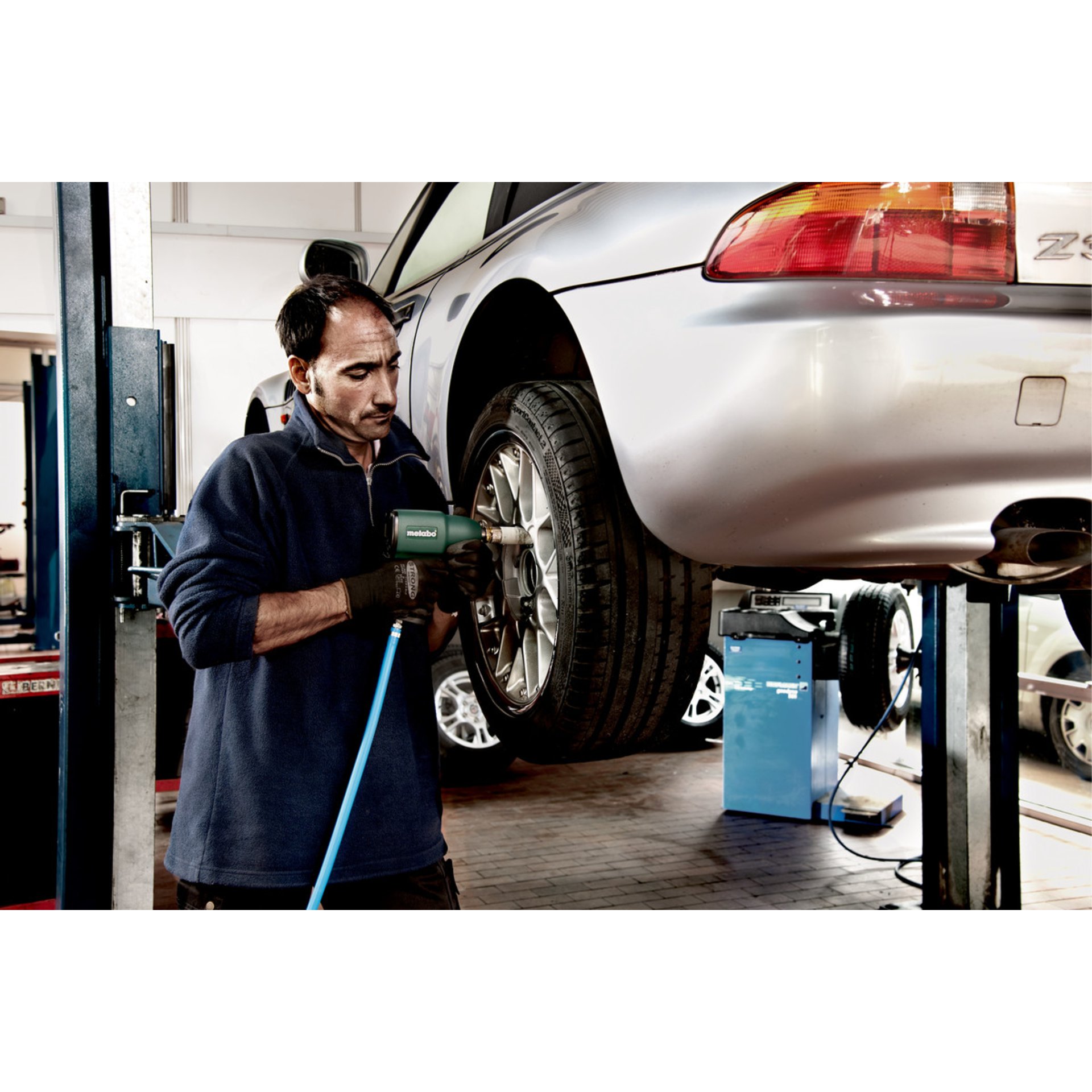 Leichtmetallfelge, Reifen, Erwachsener, Mann, Person