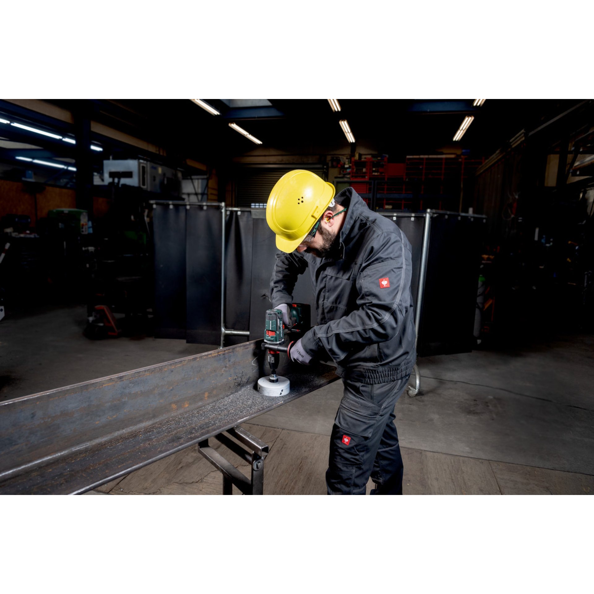 Person, Arbeiter, Schutzhelm, Helm, Elektrische Bohrmaschine