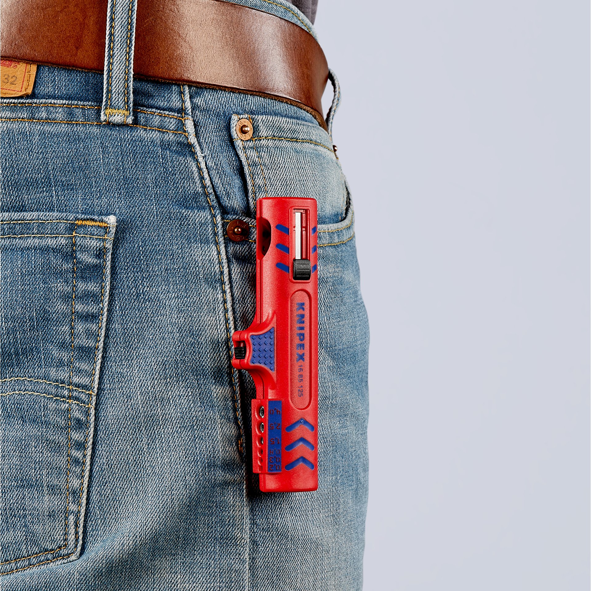 Bekleidung, Jeans, Hosen, Feuerwaffe, Waffe