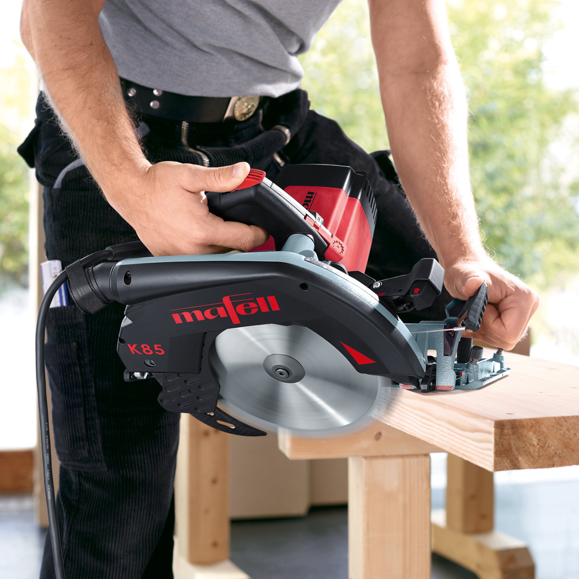 Person, Holzbearbeitung