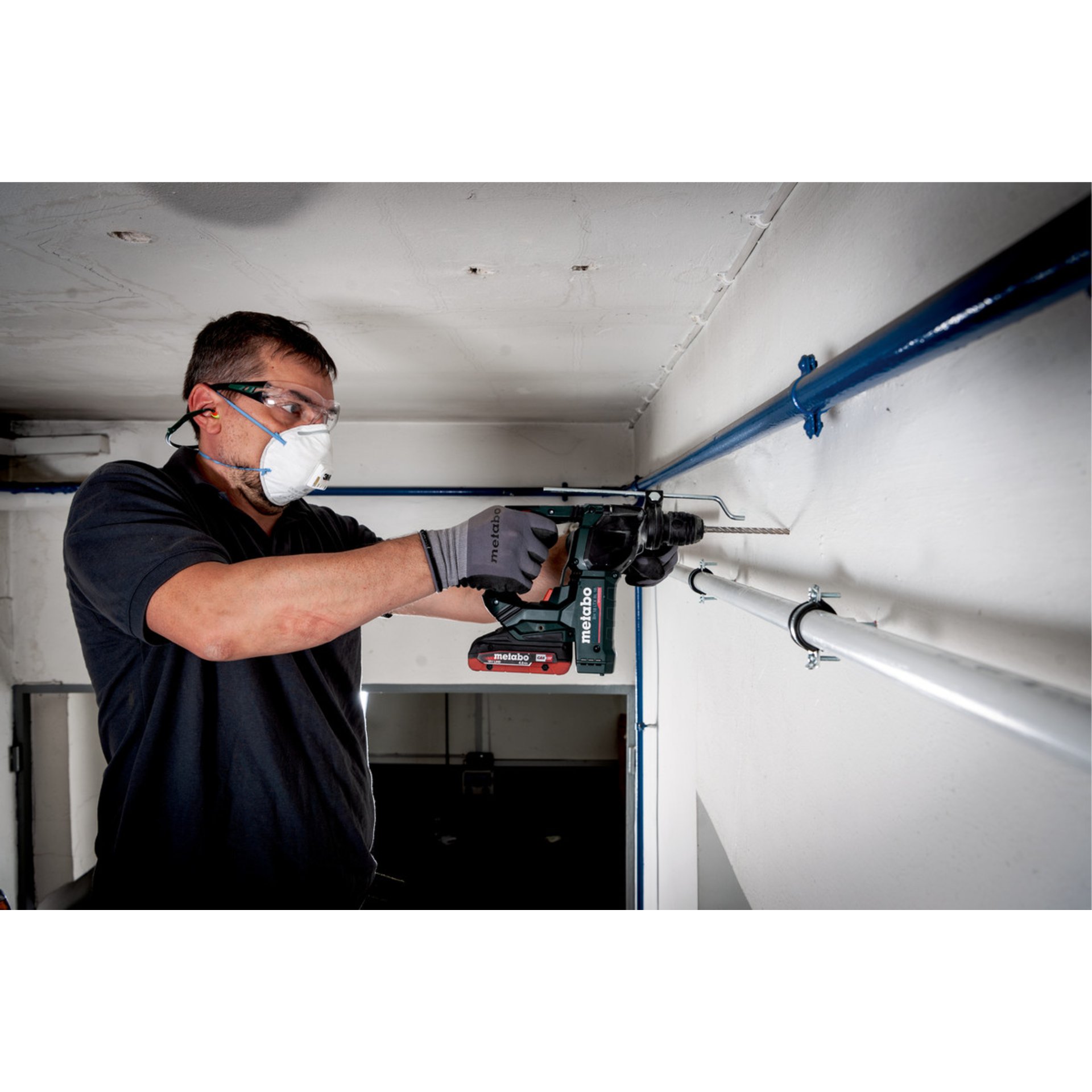 Elektrische Bohrmaschine, Werkzeug, Kleidung, Handschuh, Arbeiter