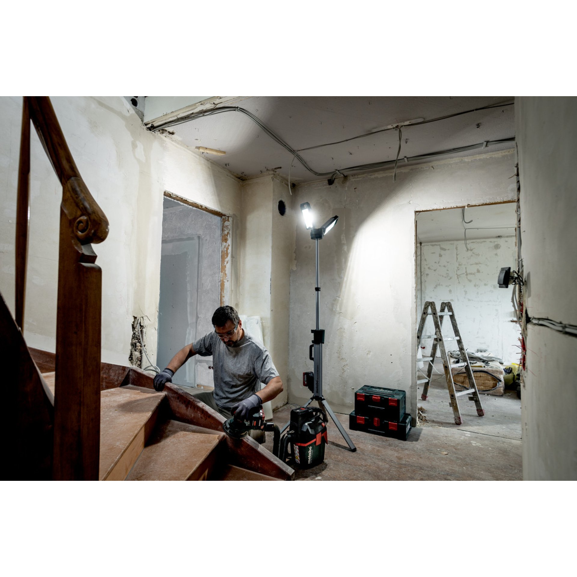 Handschuh, Innenarchitektur, Treppe, Person, Brille